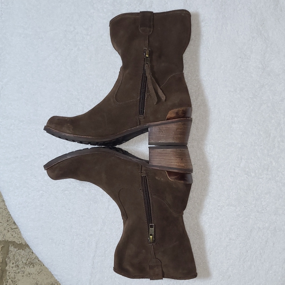 UGG Briar Suede Zip Up Ankle Boots Size 6 Women's - Picture 7 of 10